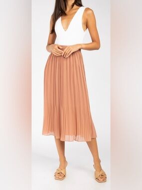 Pleated Midi Skirt in Mauve
